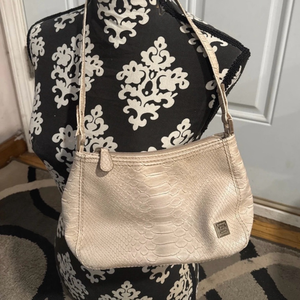 Liz Claiborne Cream Croc-Embossed Faux Leather Shoulder Bag